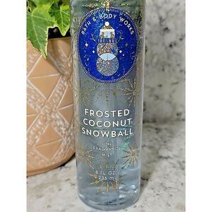 Bath and Body Works FROSTED COCONUT SNOWBALL Mist‎ ~ 8 Fluid oz. 90% full